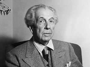 Frank Lloyd Wright, el arquitecto que revolucionó la era moderna respetando el entorno