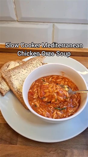 Slow Cooker Mediterranean Chicken Orzo Soup BATCH COOK SUNDAY RECIPE 🥣 . SEE TOP OF COMMENTS FOR MORE INFORMATION . #easyrecipes #healthymeals #lowcaloriemeals #slimmingworldrecipes #slimmingworlduk #slimmingworldfood #caloriecounting #highprotein #slimmingworld #slowcookerrecipes #winterwarmers | Jules The Lazy Cook