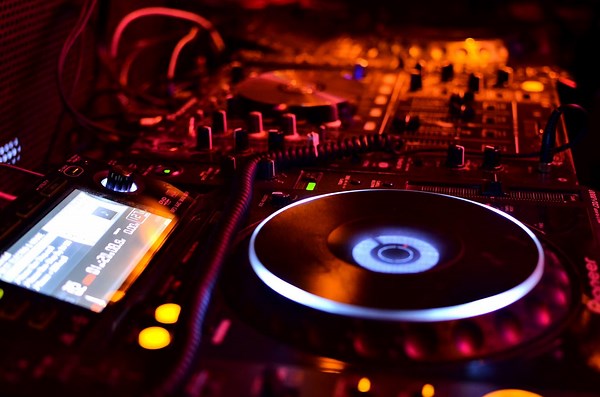 30 Best Songs About Friday