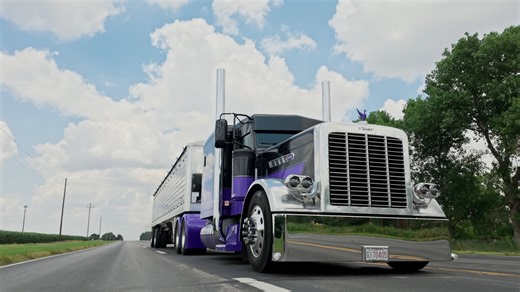 Little sneak peek at the awesome shoot with Mike Korte and K2 LLC 👀 Mike wasn't messing around when fixing up this truck. - #trucking #peterbilt #longhaul #semi #bulk #AG #diesel #peterbuilttrucks #rollingcoal #diesel #dieselpower #truckinglife | Bulk Loads