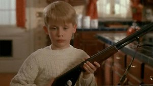 How Home Alone ACTUALLY Confirms Kevin Is A Psycho