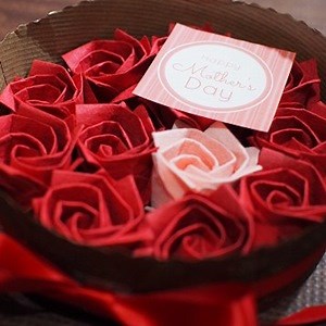 100均で出来る！バラの折り紙プレゼントボックスが安いのにステキ♪