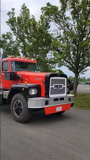 12V71 Detroit Diesel Brockway #detroitdiesel #truckshow #trucking #shorts