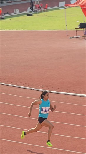 Unstoppable girls power 400m race #usa #trackandfield #trackwork #athletics #sports