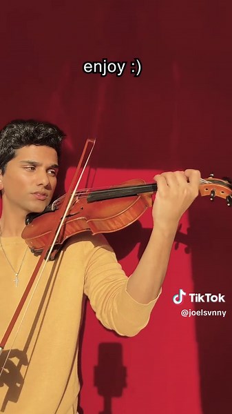 Booktok stays fed 💛 The song’s called “luminary” and some of you know that I was reading ACOTAR at the time I produced it, but I wrote the song itself a few months before that around the morse code for “RUN” 🌞 the song was like a little puzzle waiting to be solved #acotar #editaudios #booktok #marvel #fyp #indianviolin #xyzcba