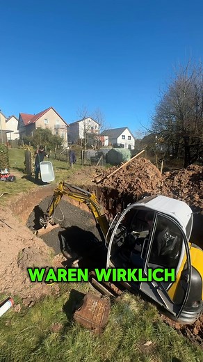 Anzeige: Wieso ich die 150kg Baumax hvp Diesel Rüttelplatte verwende? Sehr viele Vorteile gegenüber anderen Hersteller -Größerer Hebel zum vor und zurück fahren. -Feinfühliger -Design -Transport mit Rädern in der Mitte der Platte Usw 🚨5% Sparen auf alle Maschinen mit dem Rabattcode: 🏷️BAUMAX2025 • Willst du einen Pool im Garten? 🏊‍♂️ Klingt easy, aber beim Aushub gibt’s einiges zu beachten! 👷‍♂️🔨 • Mutterboden ≠ Auffüllerde! ❌ Niemals mischen! • Mutterboden = wertvoll 🌱 → wiederverwenden o