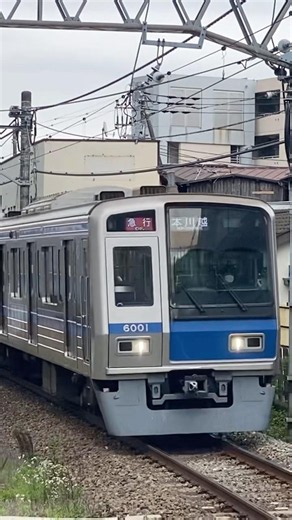 【西武新宿線】花小金井駅に到着する6000系
