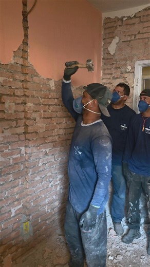 457K views · 12K reactions | Dizem que arte é questão de perspectiva… Aqui a gente chama de trabalho bem feito ‍♂️ . . . #ArteNaObra #EngenhariaOuArte #FERGOTEC #MestreDeObras #ribeiraopreto #meme #memes #memesdeobras #construção #reforma #obra | Fergotec - Soluções Técnicas | Facebook