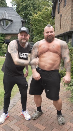 Belly dance training 😂 | Eddie Hall - The Beast