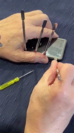 How to Pop open an iPod Classic