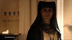 1.5M views · 59K reactions | Judá pede para ser punido no lugar de Benjamin pelo falso roubo da taça de prata, quando José o interrompe. Chorando, ele se apresenta aos irmãos e os deixa surpresos com a revelação! • Perdeu ou quer rever o capítulo de Gênesis na íntegra? Acesse: PlayPlus.com | RECORD | Facebook