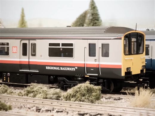 细节不错的新版1/76百万城英国150系气动车视频搬运Brilliant Model, One Nasty Feature Bachmann Class 150