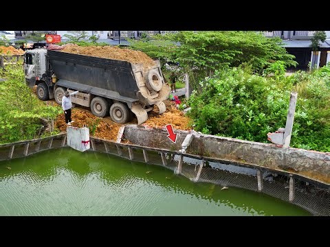 Be Watchful Large Landfill Site shaped by Dump Truck 25.5Ton & Skill Dozer Operation Flooded Area