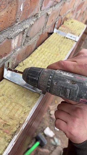 Installing Thermal Insulation on a Brick Wall: Easy Steps