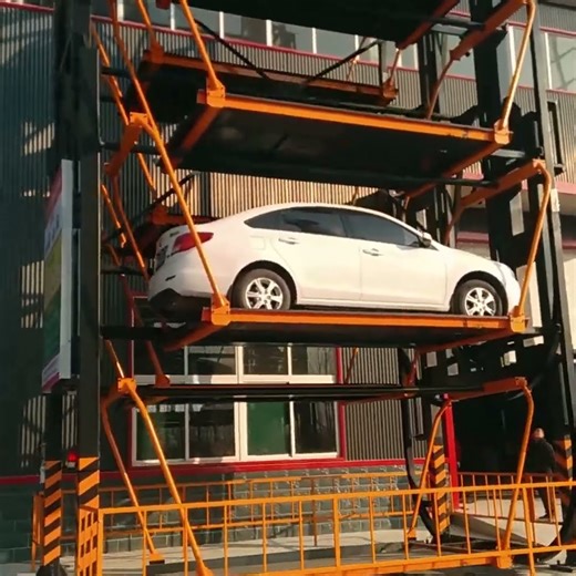 🚗 கார் பார்க்கிங்குக்கு சுழலும் டவர்!😱 இடமில்லாத நகரங்களுக்கு அதிசயம். #shorts