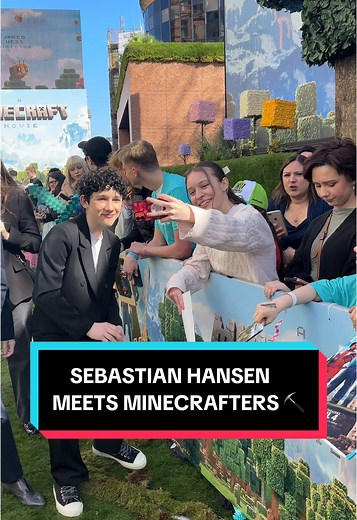Sebastian Hansen Meets Minecraft Fans of All Ages