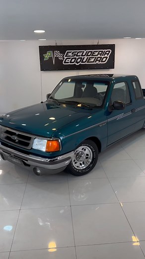 Escuderia Coqueiro on Instagram: "FORD RANGER STX 1995 A Ranger STX, Cabine Estendida, foi lançada com um visual mais sofisticado, com detalhes cromados e rodas de alumínio. Seu interior era mais refinado o que fazia parte da estratégia da montadora. Enquanto as concorrentes HILUX e L200 se mantinham com uma proposta mais “bruta” a RANGER focava mais no conforto ao rodar e no refinamento, tanto é que a Ranger era a picape que mais se aproximava de um carro de passeio. Valente no chão de terra e
