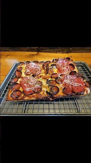 Toronto's best Detroit style pizza? #foodreview