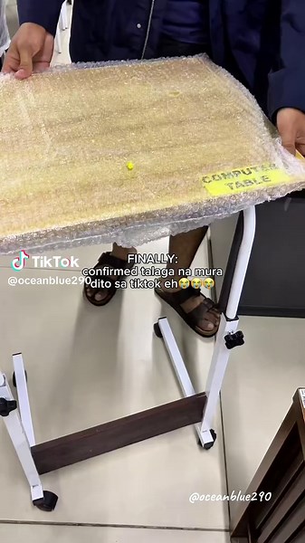 Minimalist Study Tables for Students and College Needs