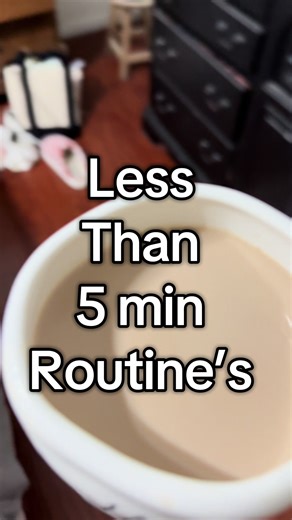 Making my bed every morning isn’t about perfection — it’s a 5-minute promise to myself. A little routine that makes the whole day feel lighter, cleaner, and more in control. If you needed a sign to start… this is it. 🛏✨. #morningroutine #morning #morningreset #mominthemiddle #singlemom