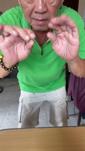 Disappearing coin trick #magic #illusion #coin #tricks #highlights #everyone