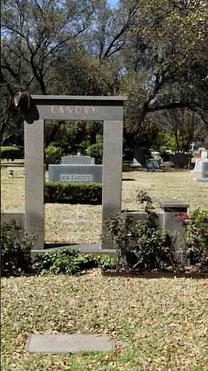 Famous Graves - Vol. 712: Tom Landry