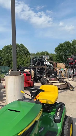 @“The Caucasian Persuasion” here you go buddy. That diesel turtle I told you about. #lanwmower #landscaping #landscapers #technician #texas #snappermower #snapper #texas #stevieboy102 #fyp | rockeyshell