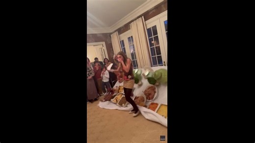 Thanksgiving spread wiped out when table collapses at New Jersey gathering