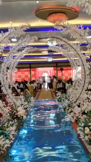mirror path entry with faither set up #wedding #trending #decoration #couple
