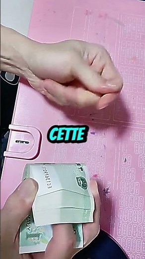 Il compte les billets plus vite qu’une machine ! 💸⚡