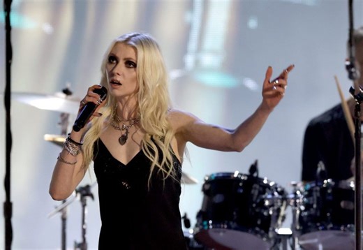 Taylor Momsen of The Pretty Reckless bit by venomous spider, hospitalized while on tour in Mexico