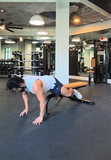 ISOMETRIC OFF-BENCH BACK EXTENSION. #bodyweight #strengthtraining