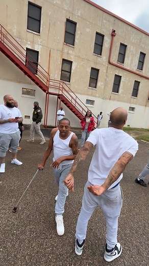 SetLife Day 15 “Play Or Played” movie shoot starring @imecasino behind the scenes and the homie @comedianjessiemcdonald out here tweaking 🤣🤣🤣 #memphis #Movie #Film | Joey Spike