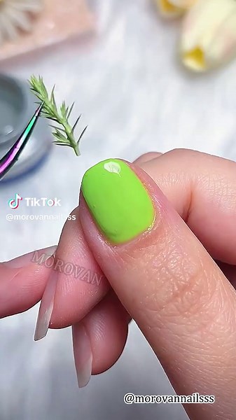 DIY nails using UV gel.🌿🌿🌿 #colorfulnails❤️💚💛🧡💙 #fyp #nails #nailart #diynails #grassnails #green #tutorial #morovan