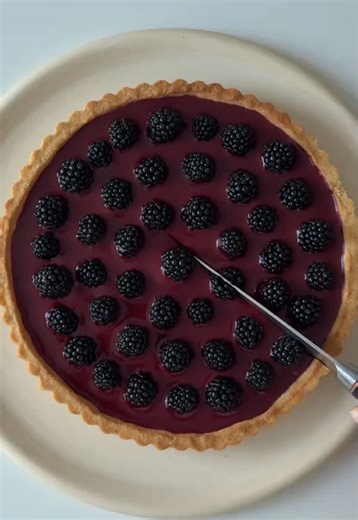 Delicious Blackberry Caramel Tart Recipe
