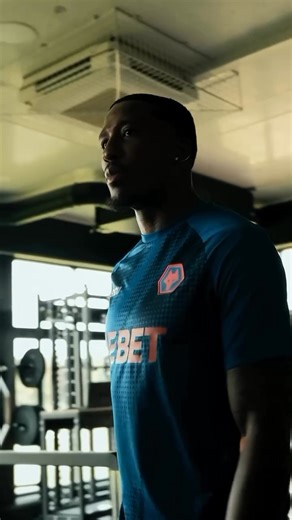 🎥 L’arrivée de Jackson Tchatchoua à Wolverhampton et sa première séance d’entraînement dans les installations de son nouveau club ! 🔥🇨🇲 | MbockyCulture