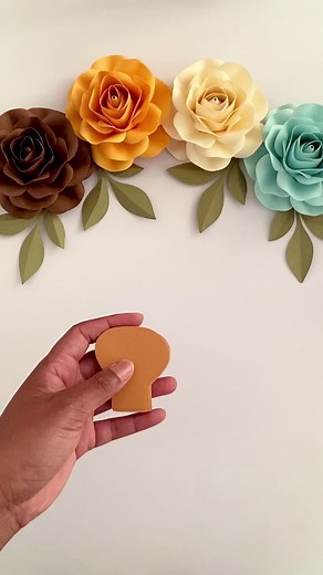 How to Make Small Paper Flowers: Step-by-Step Tutorial