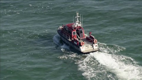 1 dead at Rodeo Beach in Marin County, crews search for 2nd person
