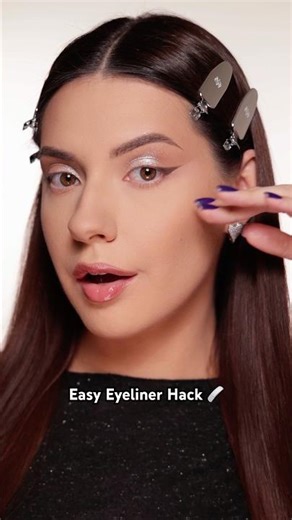 Easy Eyeliner Makeup Tutorial using Tape! ✨ #eyeliner #eyelinertutorial #makeuptutorial #makeuphacks