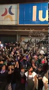 El himno feminista 'Canción sin Miedo' fue cantado en un emotivo momento fuera de la sede de la CNDH en República de Cuba (Centro, CDMX). ¡Cantamos sin miedo, pedimos justicia! | Tercera Vía