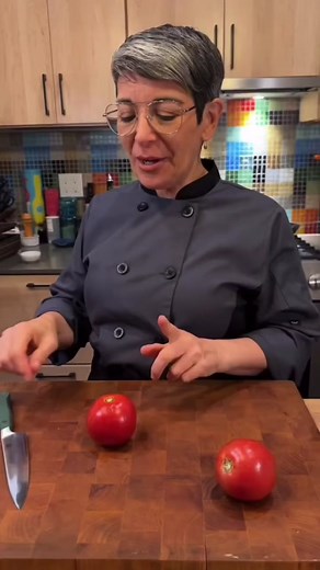 How to core and dice your tomatoes since some of you asked! 🍅 Use a serrated knife for this? The one I'm using in this video is from @hedleyandbennett. More knife skills on my substack newsletter. Link in bio to subscribe. #tomatoes #diced #chefknife #hdambassador #hedleyandbennett #apronsquadkitchen #fruit #knifeskills #cookingtipsandtricks