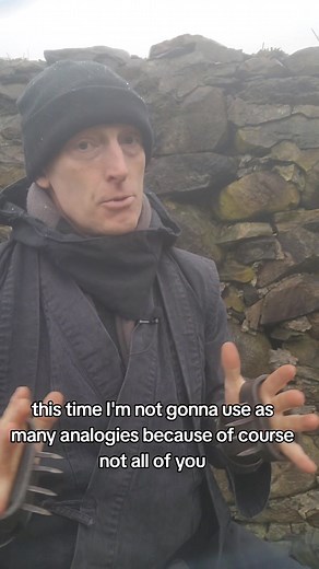 In many arts figurative language is used to describe small details in movement or actions. I need to clear up a few parts about the use of Shuko. what exactly do I mean by climbing with Shuko in a martial arts. #martialarts #ninja #ninjutsu #shuko