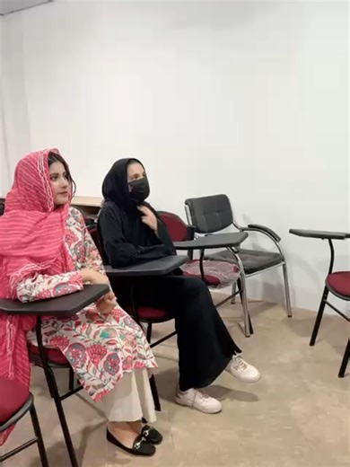 When the clock says time’s up ⏰ but the teacher says… “I don’t know?” 😅 #FunnyClassMoments #TeacherLife #StudentLife #CorvitSystemsFaisalabad #ClassroomHumor #ReelHumor