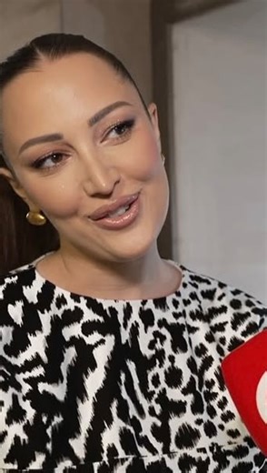 Aleksandra Prijović on Instagram: "Aleksandra Prijović se vratila u grad u kojem je postavljala rekorde svojom uspješnom turnejom “Od istoka do zapada”. Otkrila je kako su ona i Filip odabrali ime kćerkici, kako se mali Aleksandar snašao u ulozi starijeg brata, te o daljnjim planovima vezanim za nove nastupe i objavu novog albuma. ☺️❤️ #aleksandraprijovic #aleksandrazivojinovic #balkansinger"