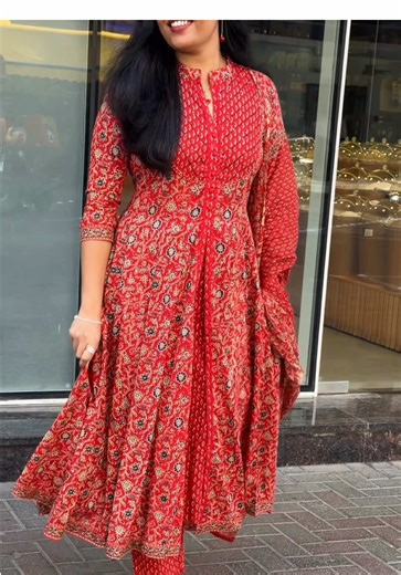 فيديوهات أنشأها HASHDESIGNS (@hash_dzns) باستخدام suara asli - Bollywood Songs - Maura Latifah