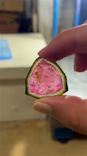 Agate or Not? 📱 Gemstone Identification Using Mobile App!