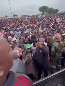 This is the crowd mobilised by Mlungisi Zondi under the banner of Labour and Civic Organisation (LACO) in Tembisa.LACO began as the MK Party Labour Desk and later evolved into the Labour and Civic Organisation, while remaining aligned with the Umkhonto Wesizwe Party.In a remarkably short space of time, this structure has grown into a formidable force. The scale of this gathering reflects not only the rapid expansion of LACO, but also the rising influence of Mlungisi Zondi, particularly his abili