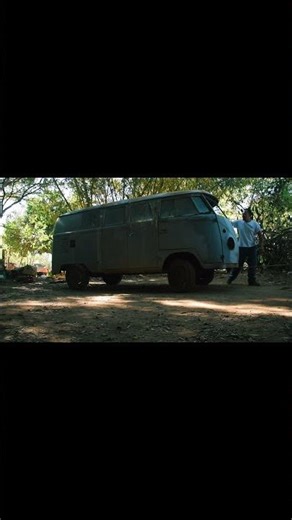 Towing the VW Bus '58 with the Renault R8 '74 #automobile #renaultr8 #combi