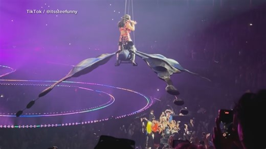 Katy Perry nearly falls from prop mid-air
