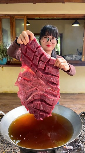 Tender beef and perfectly cooked noodles for a flavor explosion you can’t miss 🍜🔥 | Food Blog